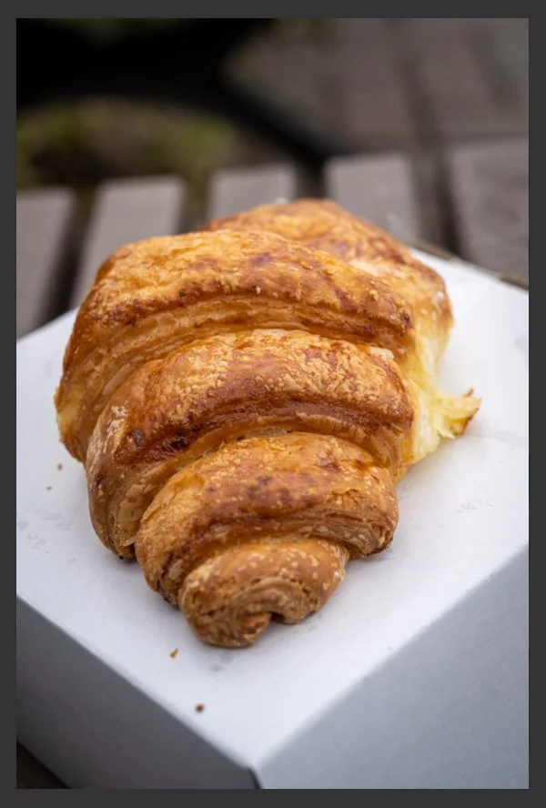 pastry-croissant-lartisan