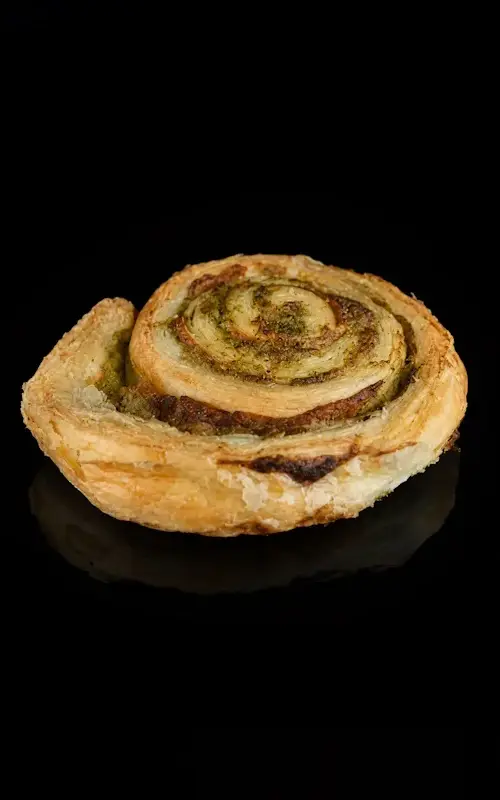 Escargot (smoked salmon and pesto)